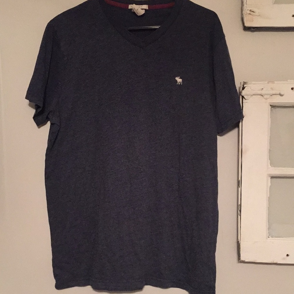 Abercrombie & Fitch v-neck tshirt